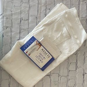 NWT Assets white denim leggings